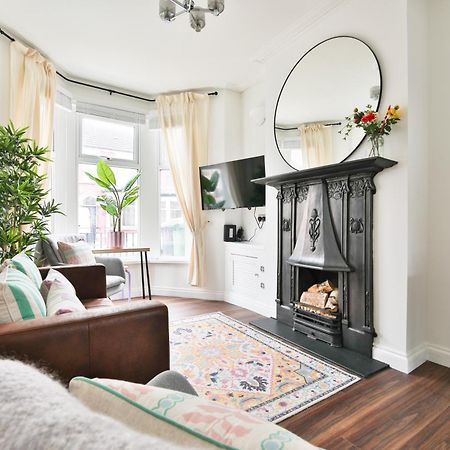 Fresh Cardiff Bay 2 Bedroom House- 3 Tv'S Exteriör bild